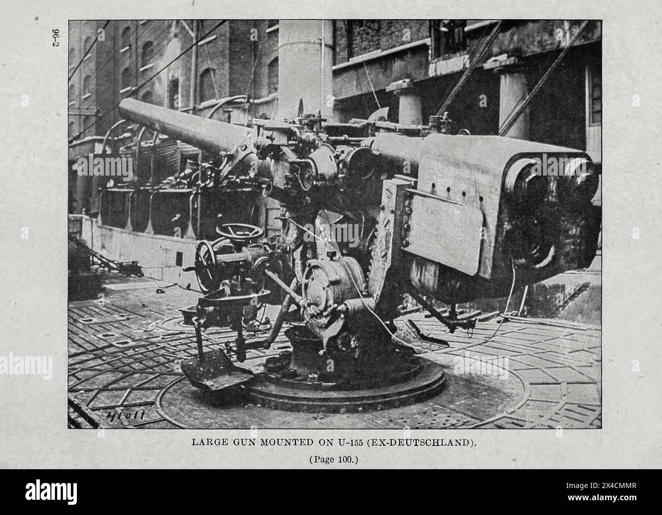 Große Kanone, die auf U-155 (ex-Deutschland) von den Vereinigten Staaten von Amerika aus " deutschen U-Boot-Aktivitäten an der Atlantikküste der Vereinigten Staaten und Kanadas " gemotzt wurde. Office of Naval Records and Library, Veröffentlichungsdatum 1920 Stockfoto
