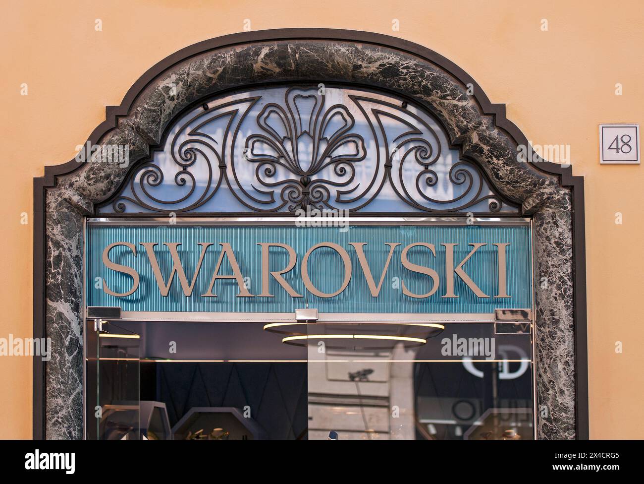 Schild des Swarovski-Ladens in der Via del Corso, Rom, Latium, Italien Stockfoto