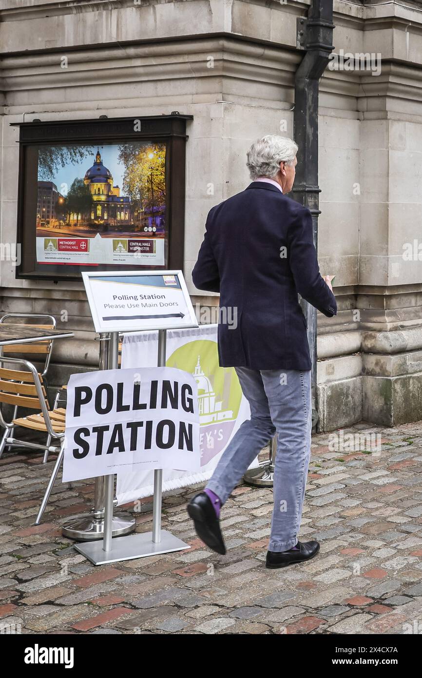 London, Großbritannien. Mai 2024. Die Wahlstation in der Methodist Central Hall in Westminster heute Nachmittag. Quelle: Imageplotter/Alamy Live News Stockfoto