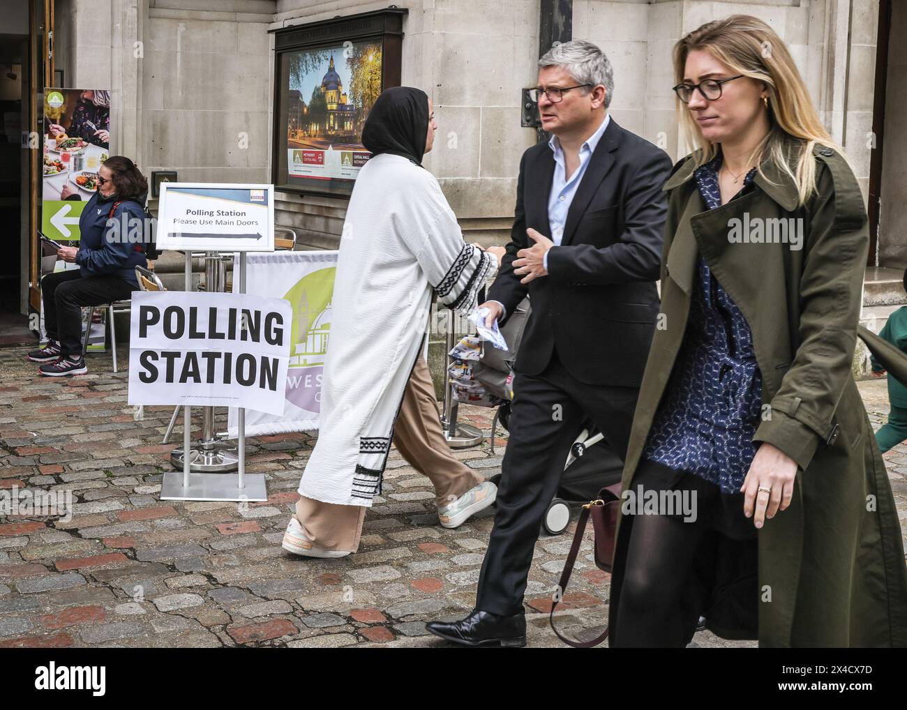 London, Großbritannien. Mai 2024. Die Wahlstation in der Methodist Central Hall in Westminster heute Nachmittag. Quelle: Imageplotter/Alamy Live News Stockfoto