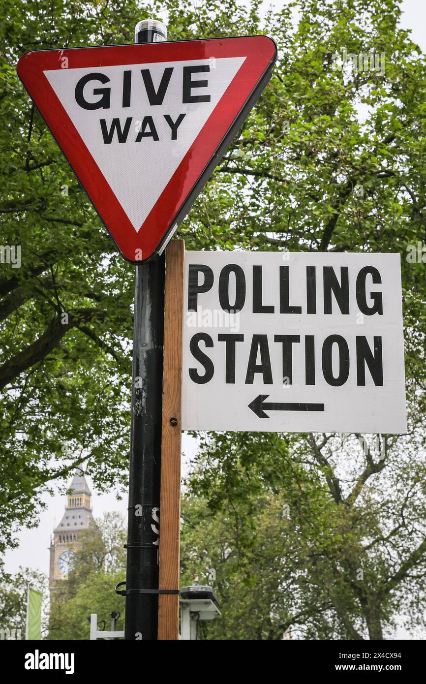 London, Großbritannien. Mai 2024. Die Wahlstation in der Methodist Central Hall in Westminster heute Nachmittag. Quelle: Imageplotter/Alamy Live News Stockfoto