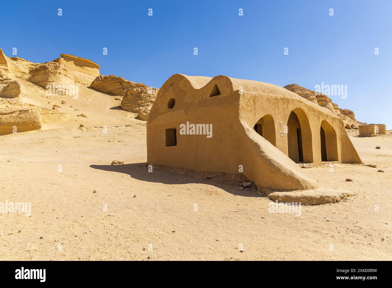 Wadi al Hitan, Faiyum, Ägypten. Ein kleines Gebäude an der paläontologischen Stätte Wadi el-Hitan. (Nur Für Redaktionelle Zwecke) Stockfoto