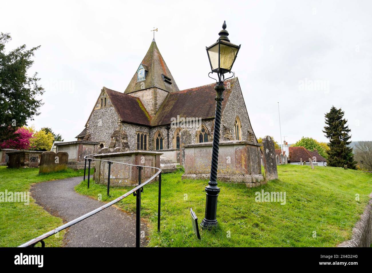 Ditchling Village Sussex UK - die Kirche St. Margarete von Antiochia ist das Herzstück des alten und historischen Dorfes Ditchling Stockfoto