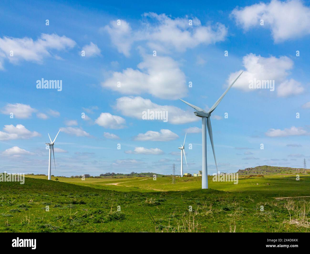 Senvion MM82/2050 Windturbinen auf der Carsington Weide in Derbyshire Dales England. Stockfoto