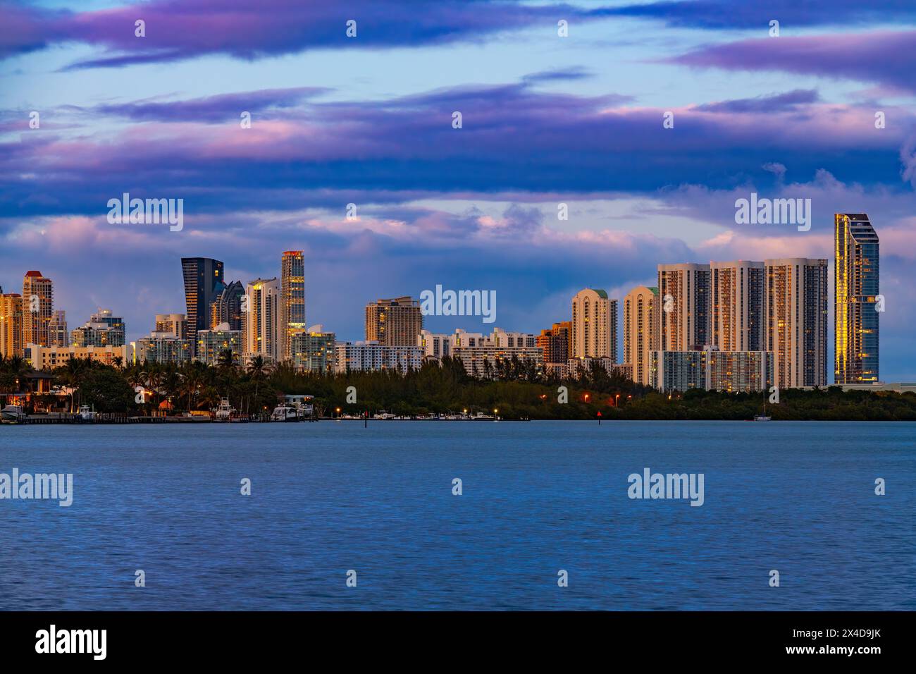 Skyline der Gebäude am Sunny Isles Beach, Miami, Florida, USA Stockfoto