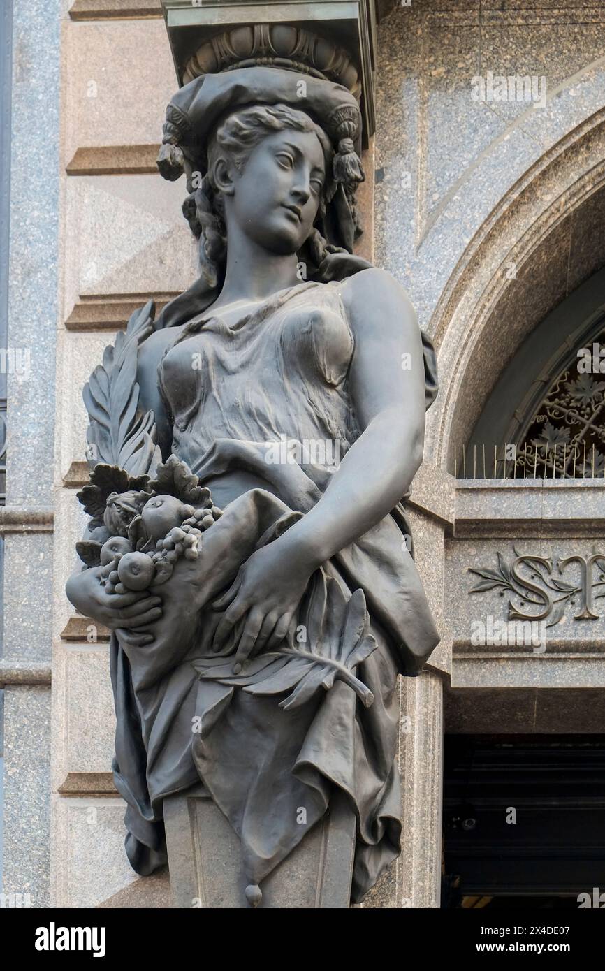 Wien, Österreich. Wunderschöne Jugendstilgebäudesäule Stockfoto