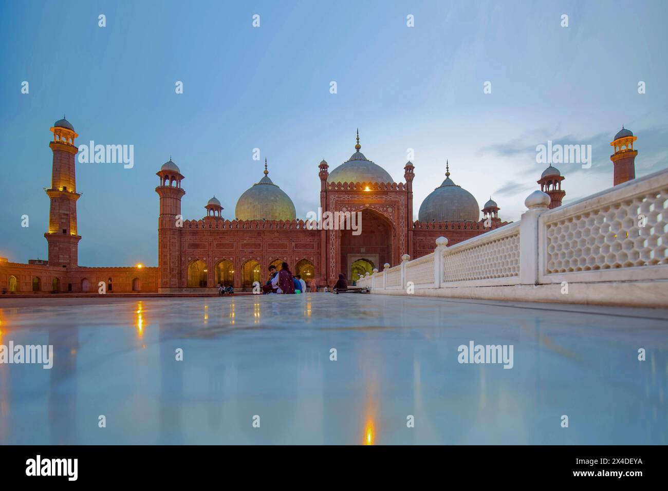 Atemberaubende Aussicht auf die historische Badshahi-Moschee lahore Stockfoto