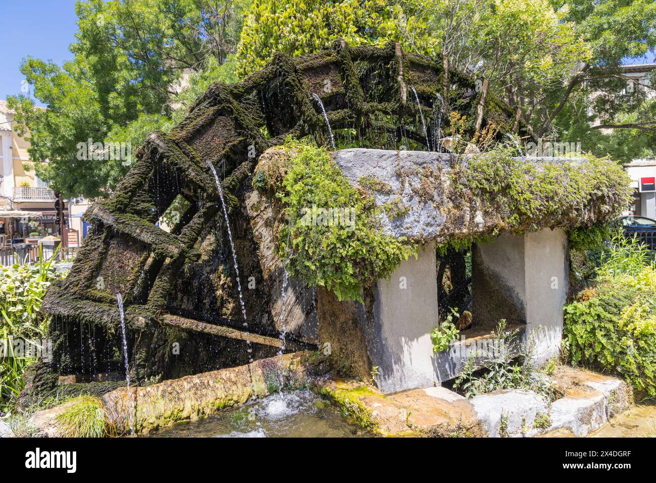 L'Isle-sur-la-Sorgue, Avignon, Vaucluse, Provence-Alpes-Cote d'Azur, Frankreich. Altes Wasserrad. (Nur Für Redaktionelle Zwecke) Stockfoto