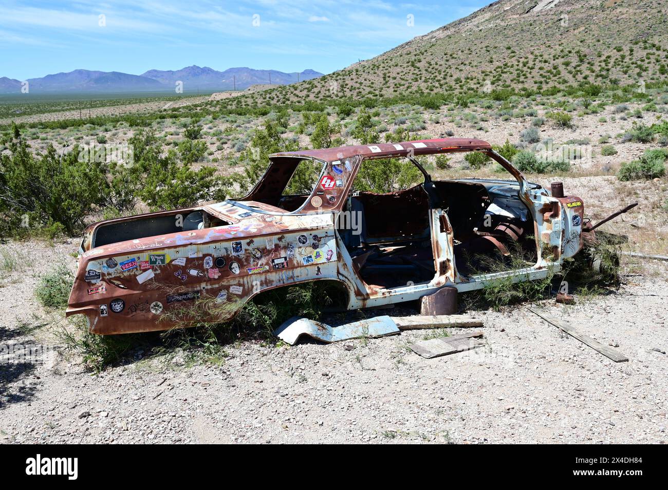 Verlassenes Auto in Rhyolite, einer Geisterstadt in Nevada. Stockfoto