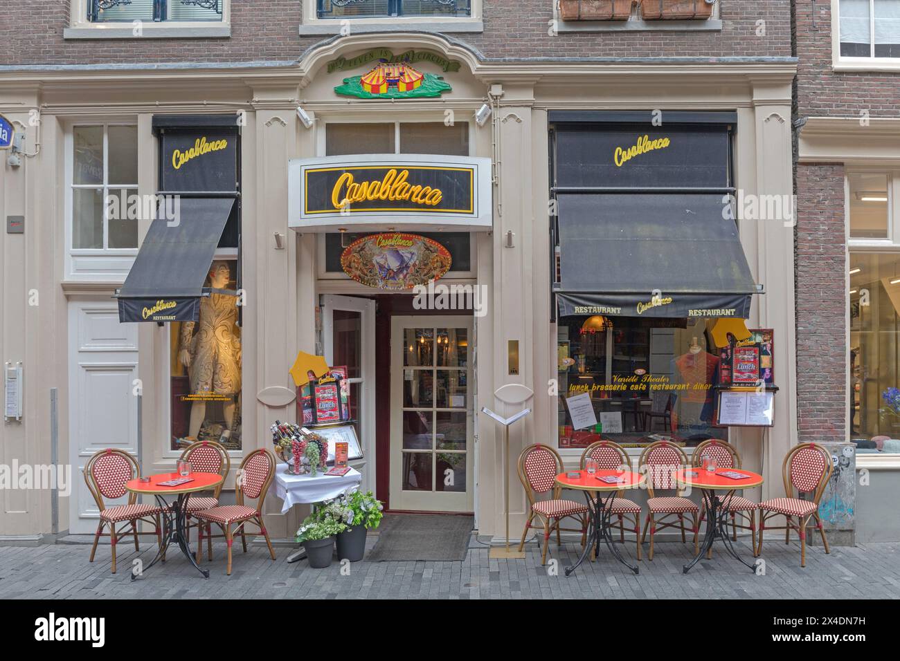 Amsterdam, Niederlande - 18. Mai 2018: Marokkanisches Essen Casablanca Restaurant in der Zeedijk Street. Stockfoto