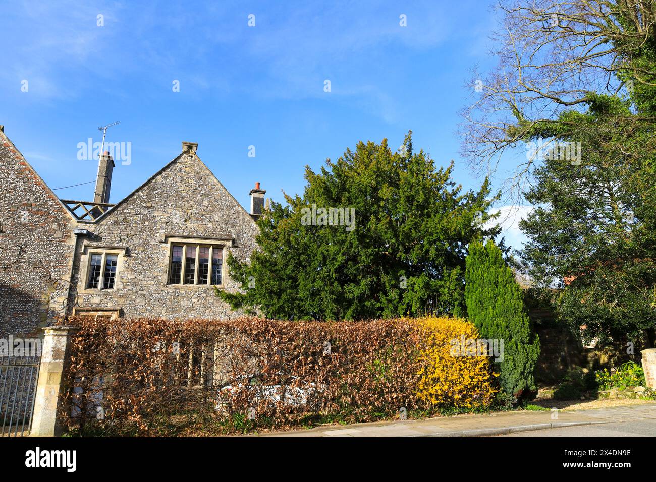 Wunderschöne alte Häuser und Gärten in Salisbury City, Wiltshire. England Stockfoto