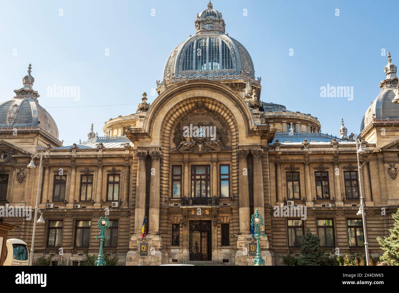 Rumänien, Bukarest. Nationalmuseum für rumänische Geschichte. Die Altstadt liegt an der Calea Victoriei. Stockfoto