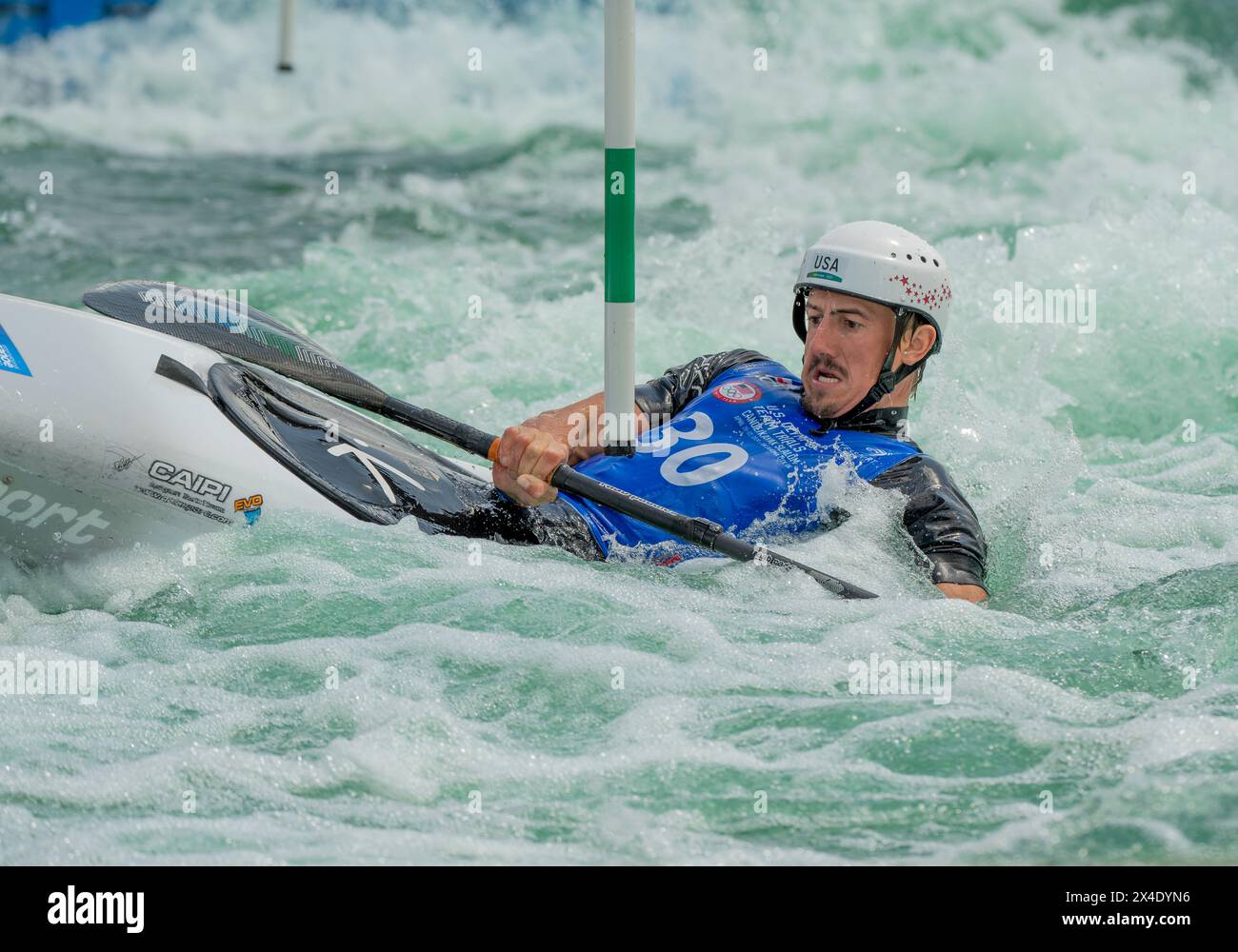 26. April 2024: Michal Smolen (30) während der US Olympic Mens Kayak Team Trials bei Riversport in Oklahoma City, OK. Stockfoto