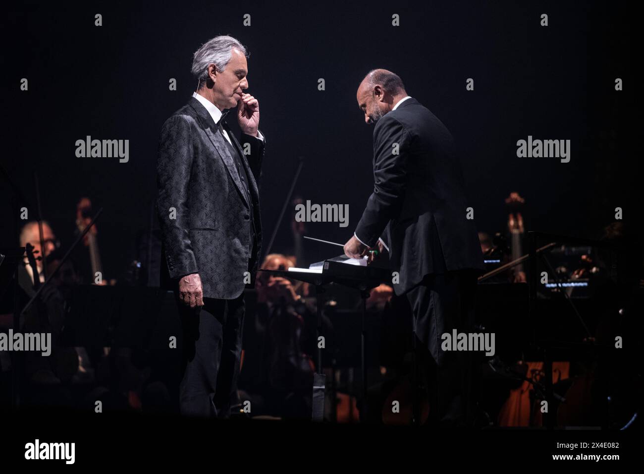 Andrea Bocelli tritt am 30. April 2024 im Palau Sant Jordi in Barcelona auf. Fotograf: Ale Espaliat Stockfoto