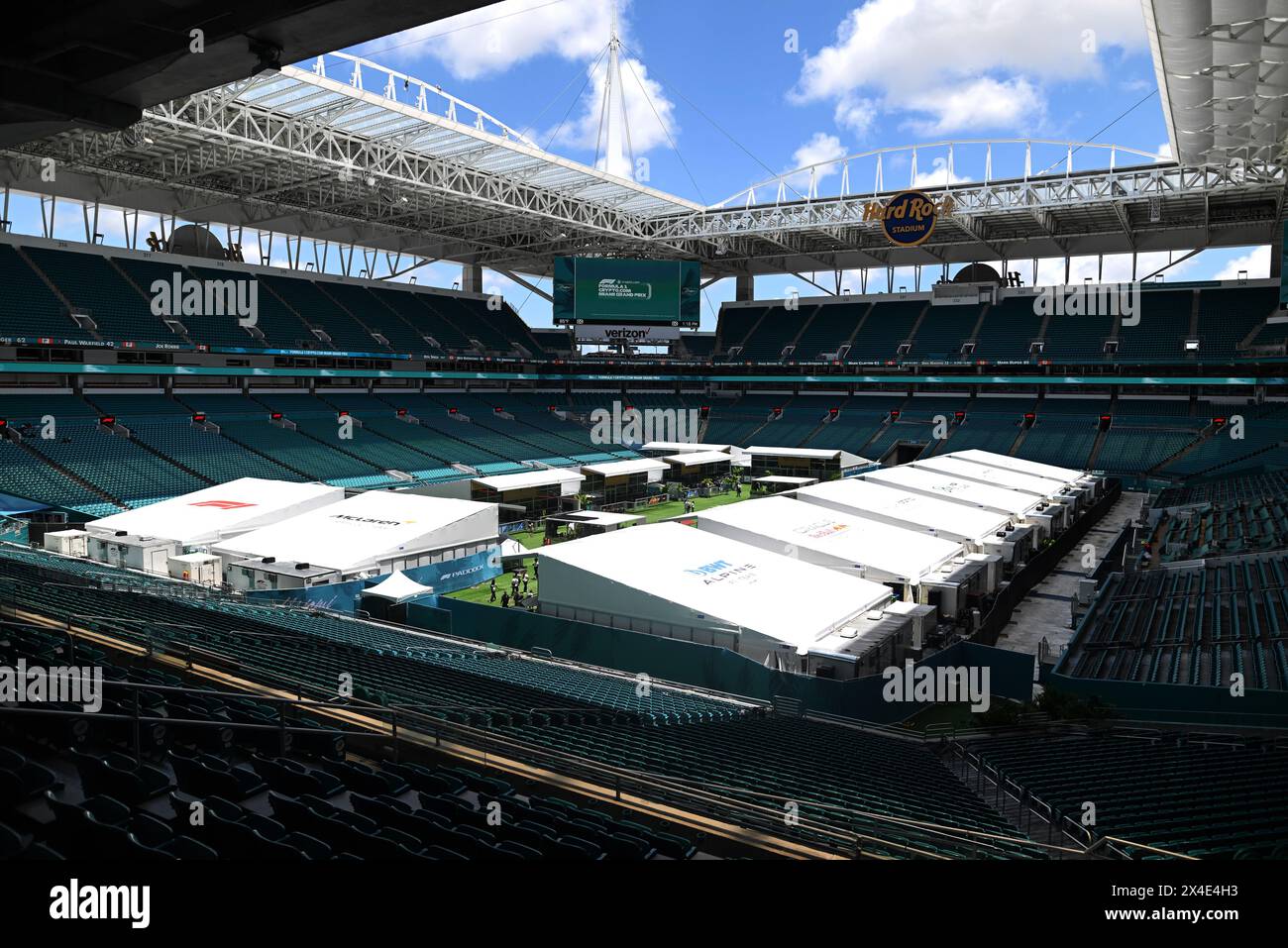 Miami, USA. Mai 2024. Fahrerlager-Atmosphäre. 02.05.2024. Formel-1-Weltmeisterschaft, Rd 6, Miami Grand Prix, Miami, Florida, USA, Vorbereitungstag. Das Foto sollte lauten: XPB/Alamy Live News. Stockfoto