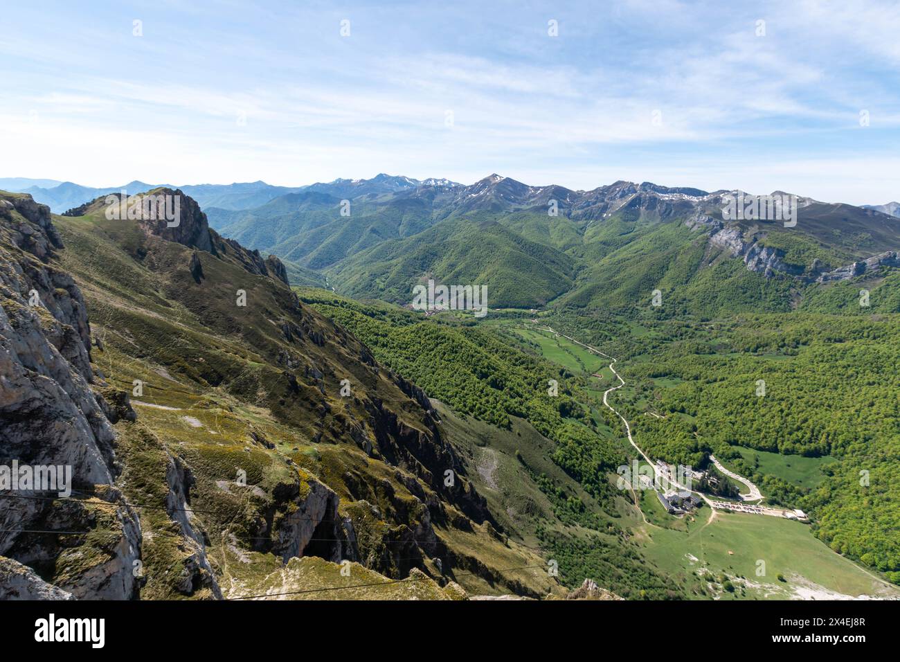 Picos de Europa (Gipfel Europas) ist ein Gebirgszug des Kantabrischen Gebirges in Nordspanien. Stockfoto