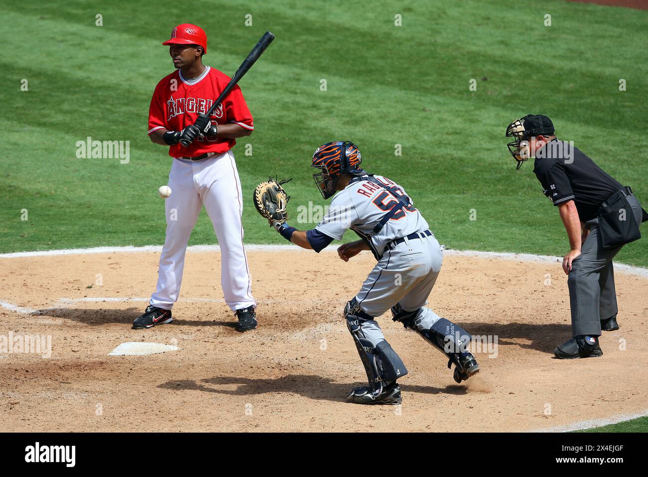 ANAHEIM, CA - JULY 28: Left fielder Garret Anderson #16 of the Los Angeles Angels of Anaheim draws an intentional walk during the game against the Detroit Tigers at Angel Stadium in Anaheim, California on July 28, 2007. The Angels defeated the Tigers 10-3. (Paul Spinelli via AP) Stockfoto