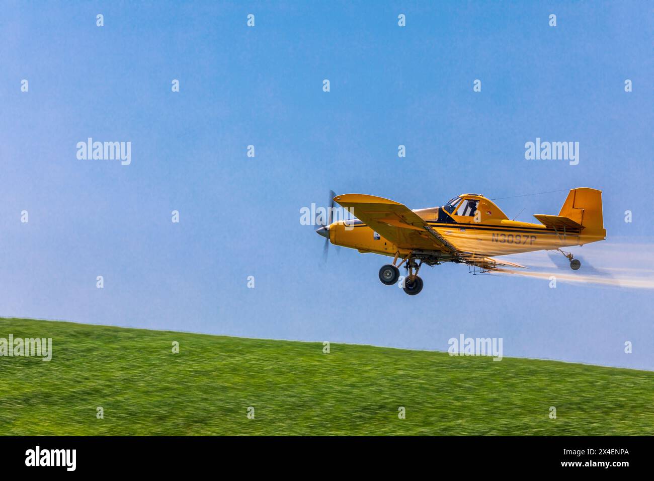 USA, Idaho, Genesee. Erntegutstaubflugzeug. (Nur Für Redaktionelle Zwecke) Stockfoto