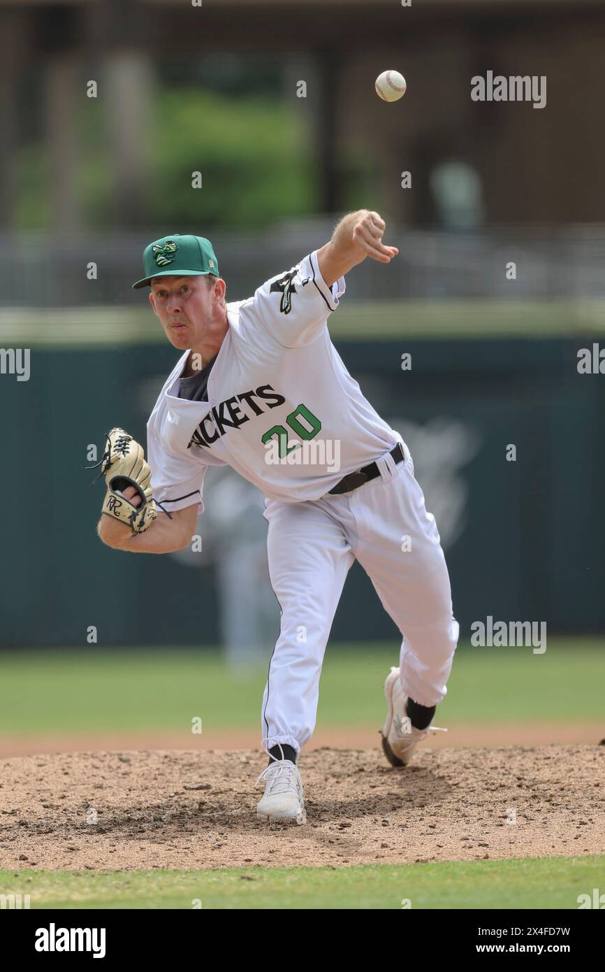 Augusta, GA. USA: Der Pitcher Mitch Farris (20) von Augusta GreenJackets liefert während eines MiLB-Baseballspiels gegen die Charleston RiverDogs, Tuesda, einen Platz Stockfoto