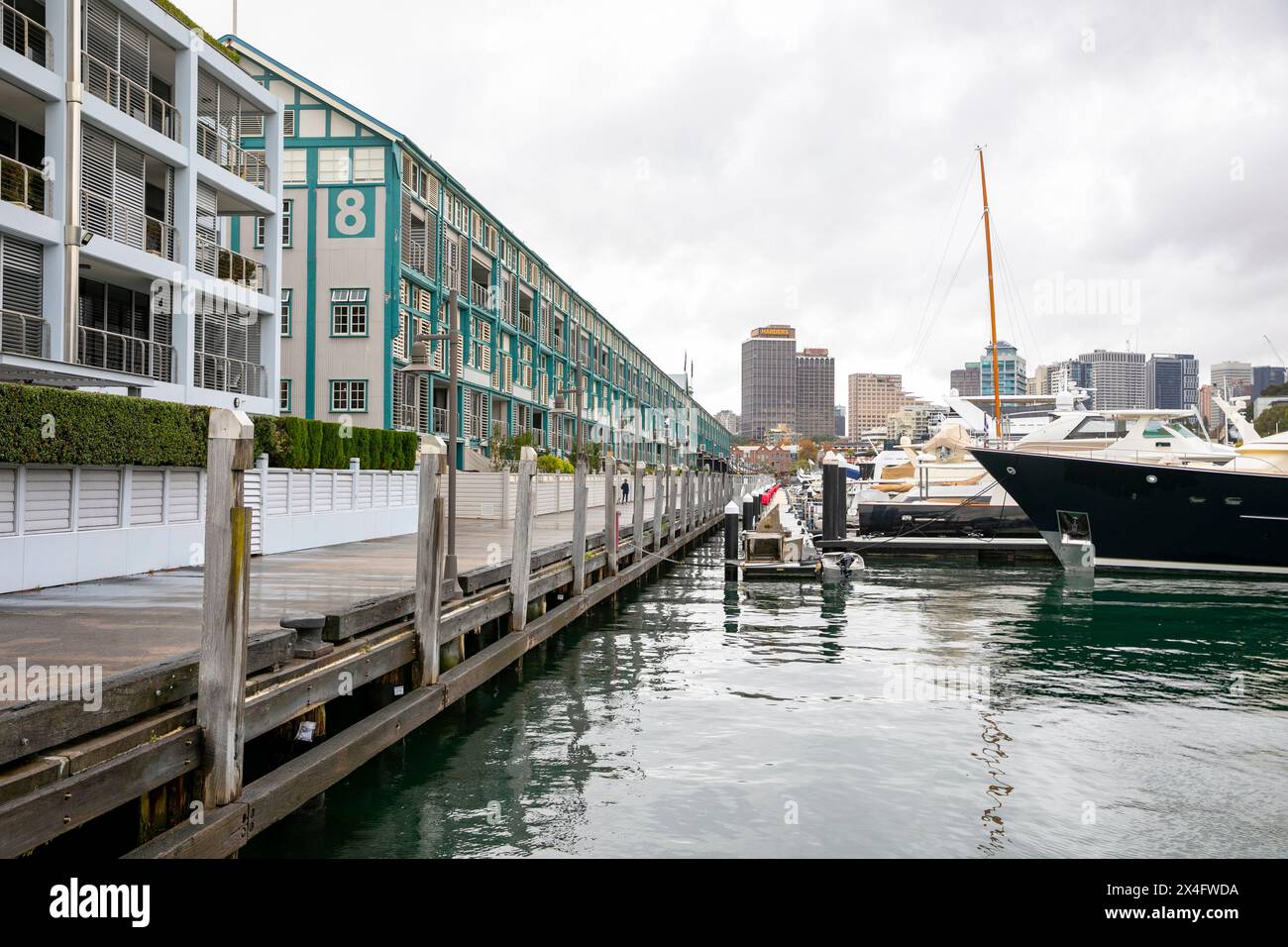 Woolloomooloo Wharf, auch bekannt als The Finger Wharf, ist der längste Holzstapelanleger der Welt und steht unter Denkmalschutz in Sydney, NSW, Australien Stockfoto