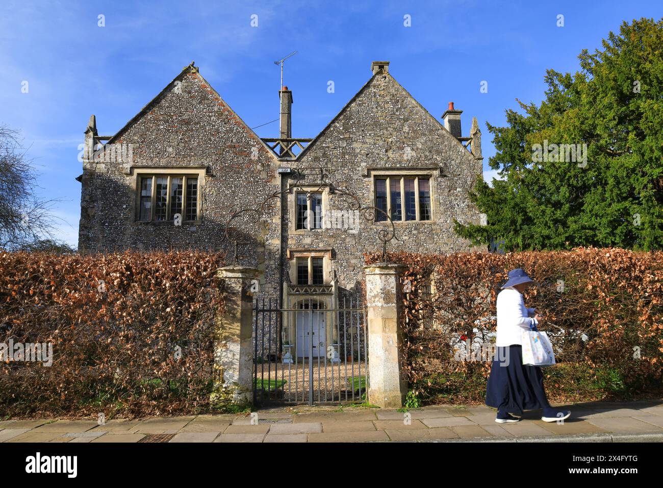 Salisbury, England, 29. März 2024: Wunderschöne alte Häuser und Gärten in Salisbury City, Wiltshire. England Stockfoto