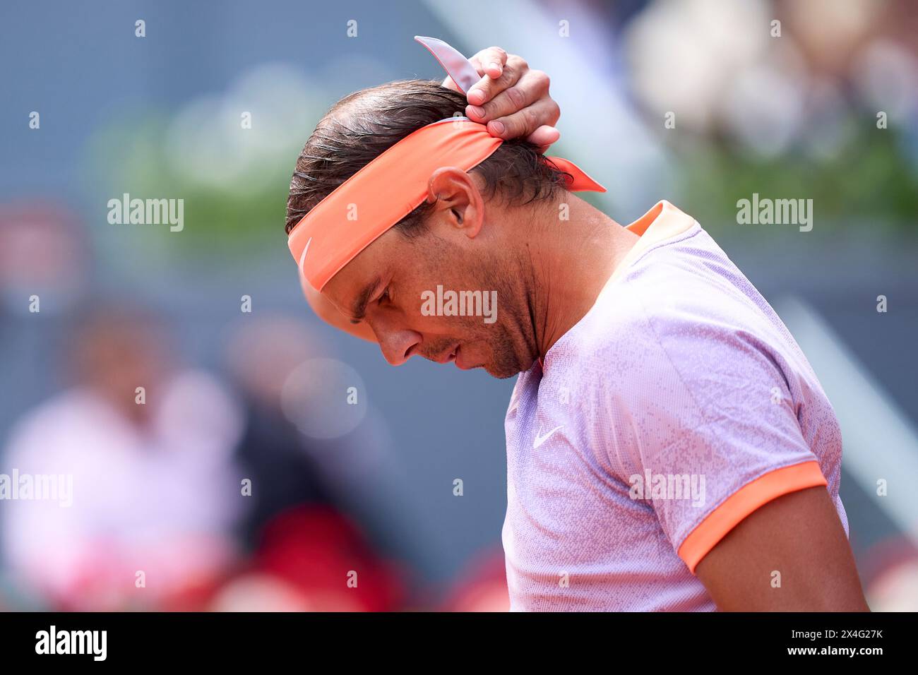 MADRID, SPANIEN - 29. APRIL: Rafael Nadal aus Spanien trifft auf Pedro Cachin aus Argentinien im Spiel der Runde 32 während des siebten Tages der Mutua Ma Stockfoto