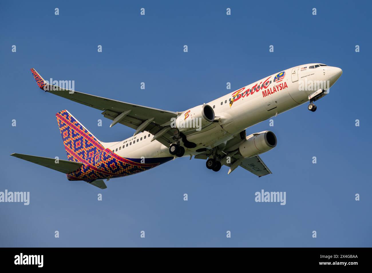 Batik Air Malaysia, Boeing 737-800, 9M-LCW, bei Endanflug zum Flughafen Singapur Changi Stockfoto