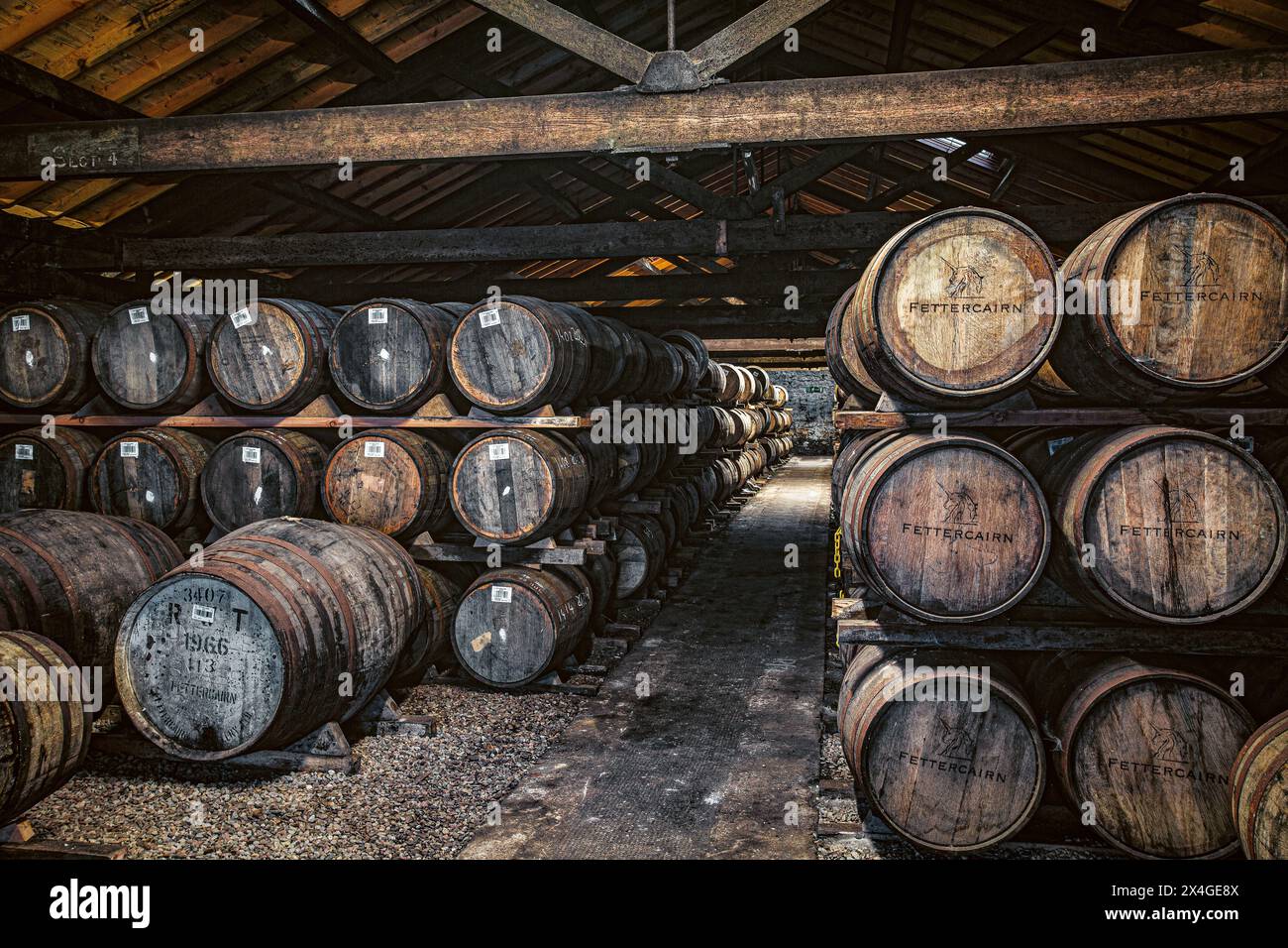 Fettercarin Distiller, Whisky, der in Fässern im renommierten und einzigartigen Stunnage Warehouse 14 reift. y, Aberdeenshire, Schottland. Stockfoto