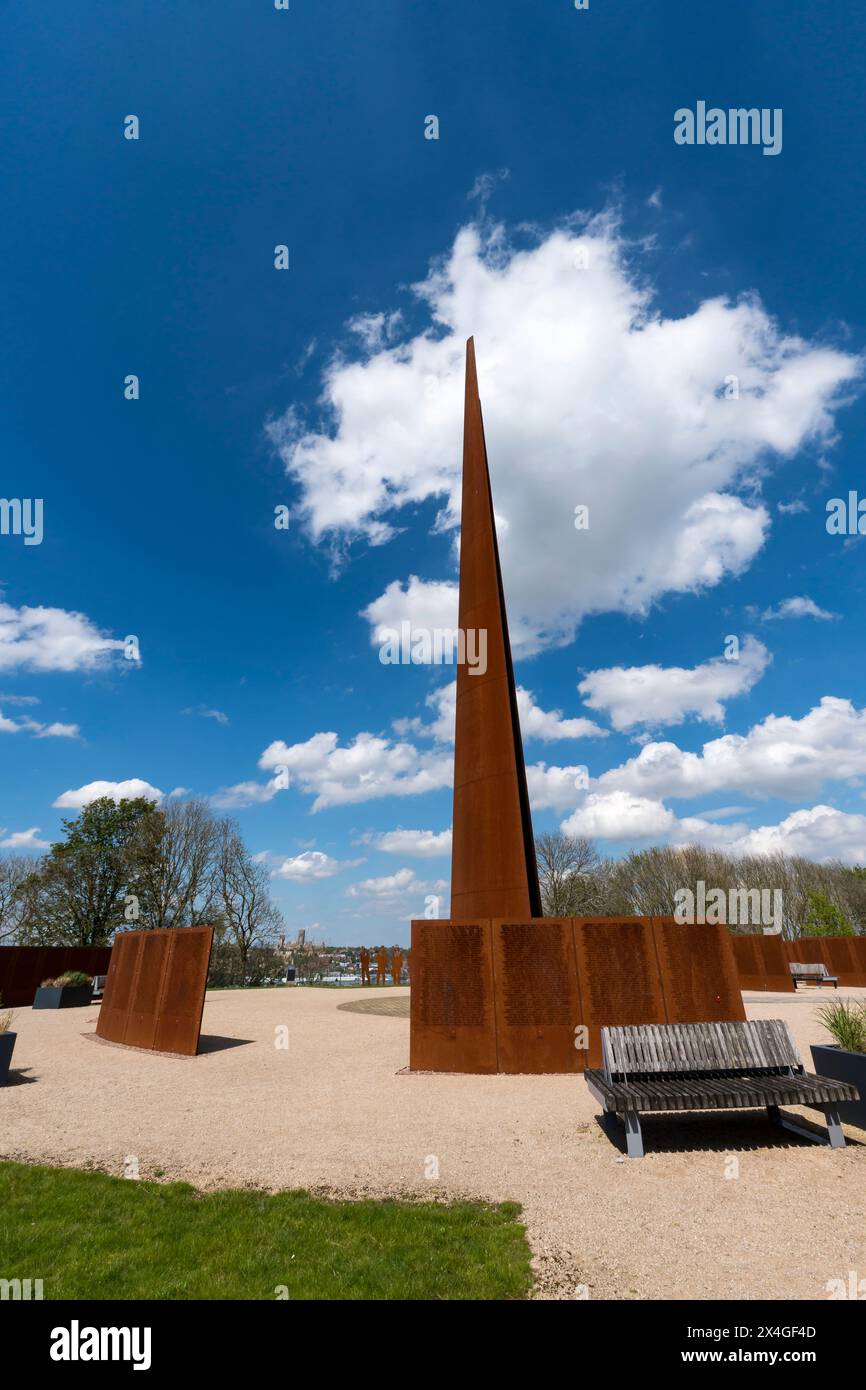 Gedenkturm und Mauern, International Bomber Command Centre, Lincoln City, Lincolnshire, England, Großbritannien Stockfoto