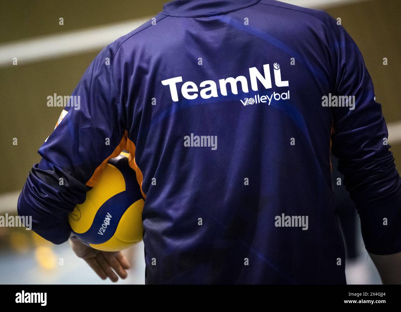 ARNHEIM - 03.05.2024, Atmosphäre des Trainings der niederländischen Volleyballmannschaft der Frauen im Vorfeld der Olympischen Qualifikation. ANP SEM VAN DER WAL Stockfoto