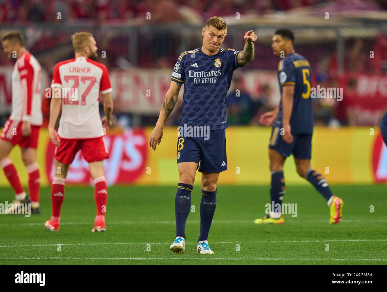 Toni KROOS, Real Madrid 8 im Halbfinalspiel FC BAYERN MÜNCHEN - REAL MADRID 2-2 der Fußball UEFA Champions League in der Saison 2023/2024 in München, 30. April 2024. Halbfinale, FCB, München © Peter Schatz / Alamy Live News Stockfoto