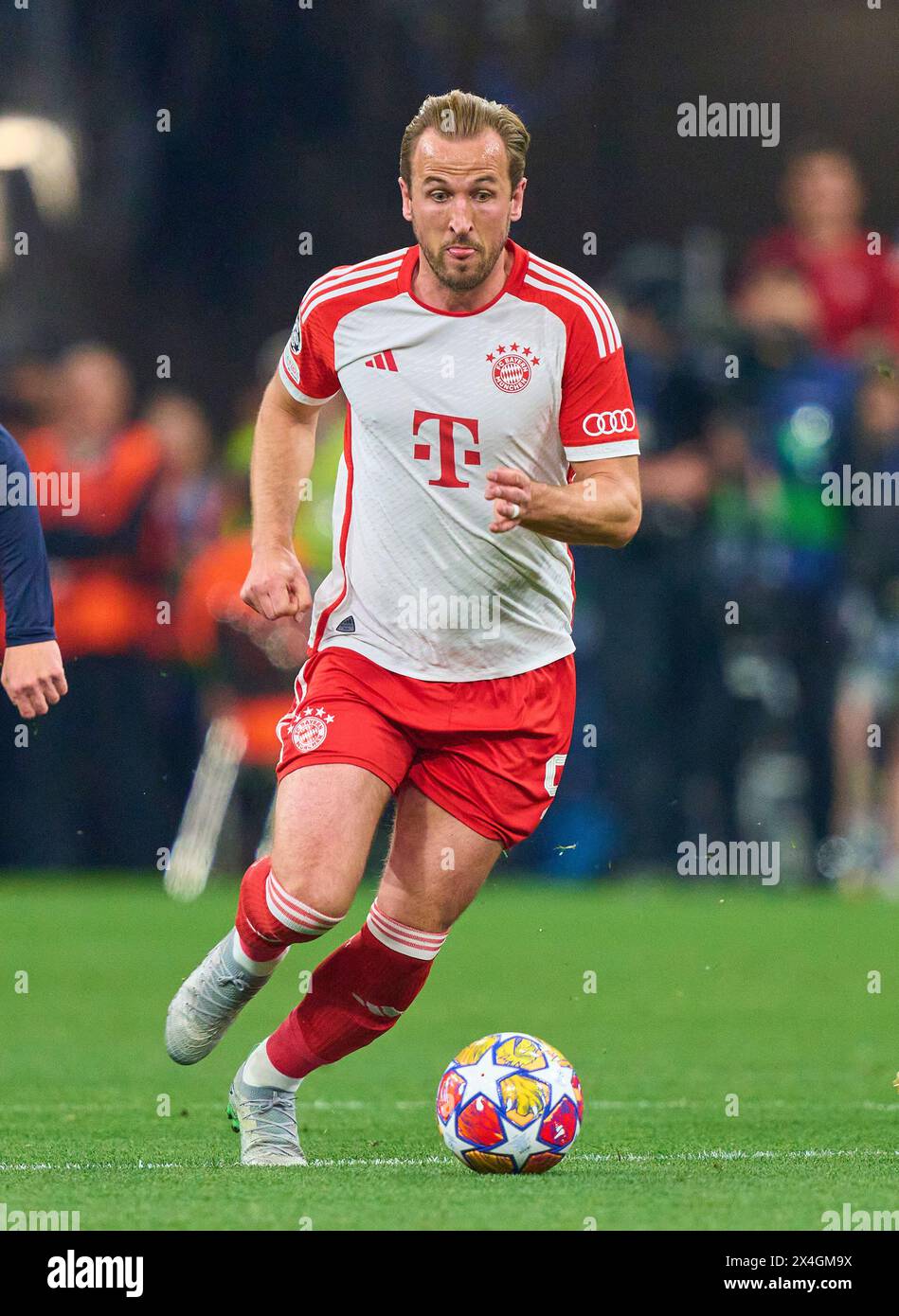 Harry Kane, FCB 9 im Halbfinalspiel FC BAYERN MÜNCHEN - REAL MADRID 2-2 des Fußball UEFA Champions League in der Saison 2023/2024 in München, 30. April 2024. Halbfinale, FCB, München © Peter Schatz / Alamy Live News Stockfoto