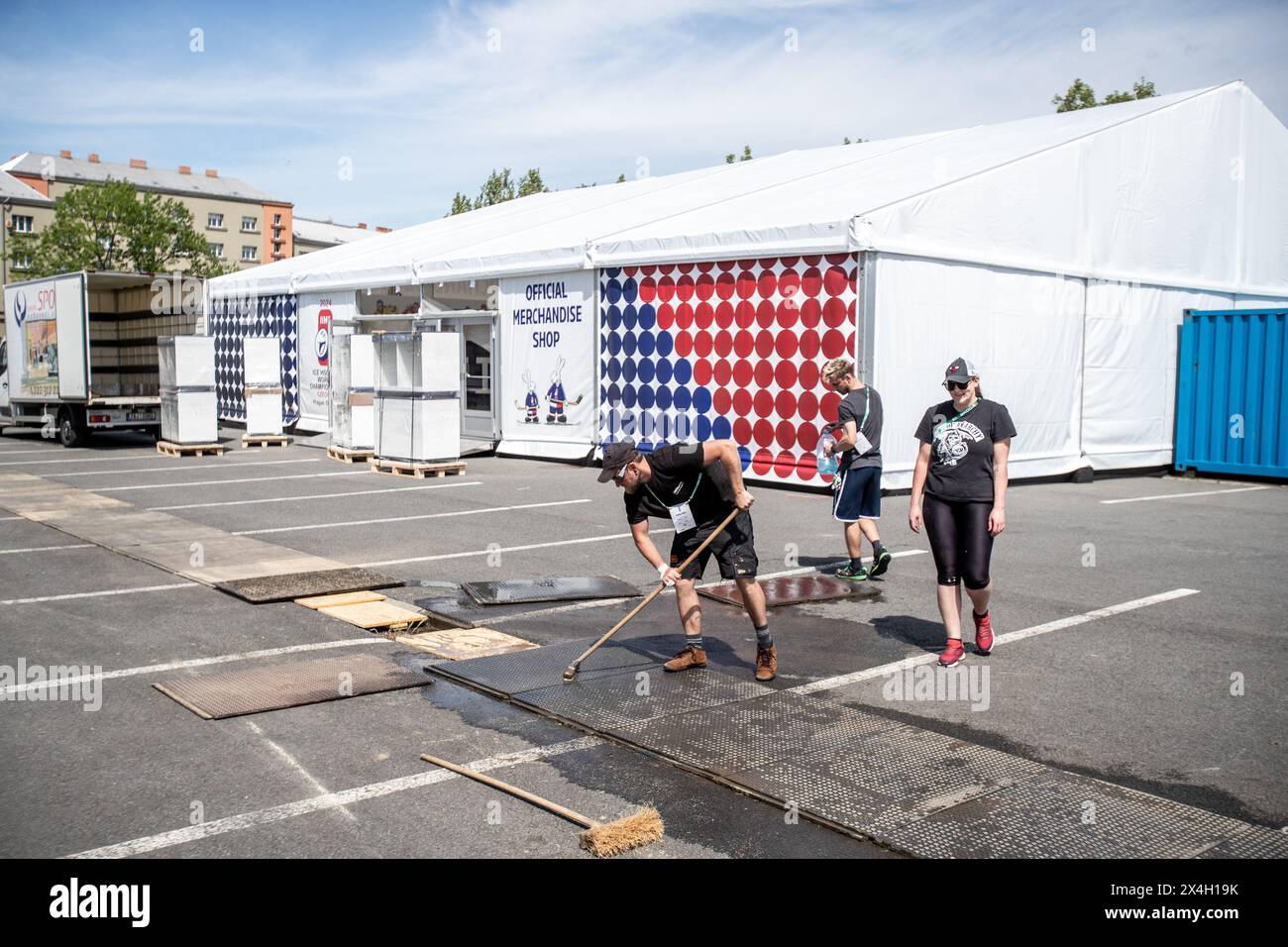 Ostrava, Tschechische Republik. Mai 2024. Vorbereitung des fanzone und Umgebung der Ostravar Arena für die Eishockey-Weltmeisterschaft 2024, Ostrava, Tschechische Republik, 3. Mai 2024. Quelle: Vladimir Prycek/CTK Photo/Alamy Live News Stockfoto