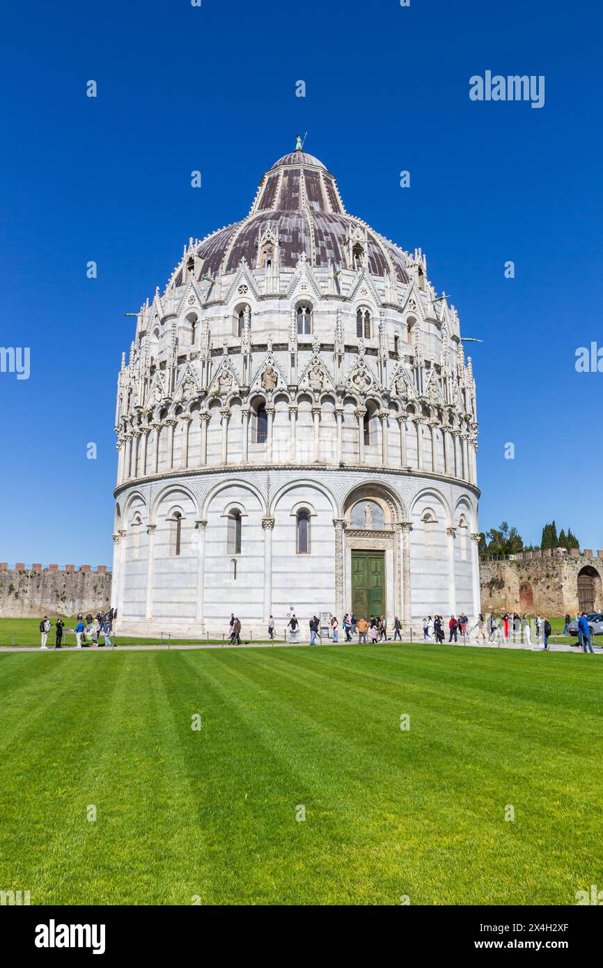 Historisches Baptisterium auf der Piazza Dei Miracoli in Pisa, Italien Stockfoto