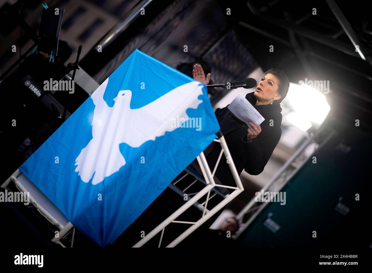 Sahra Wagenknecht - Friedensdemo Nein zu Kriegen *** Sahra Wagenknecht Friedensdemo Nein zu Kriegen Stockfoto