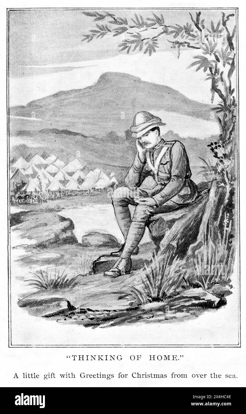 Südafrika. Um 1900 – eine antike Weihnachtskarte für den Anglo-Burenkrieg, die britische Soldaten zu ihren Lieben nach Hause schicken sollen. Die Karte trägt den Titel „Thinking of Home“ und zeigt einen britischen Armeeoffizier, der auf einem Felsen vor einem Lager mit Militärglockenzelten sitzt und auf ein Foto blickt. Unten ist die Überschrift: „Ein kleines Geschenk mit Grüßen zu Weihnachten von über dem Meer.“ Stockfoto