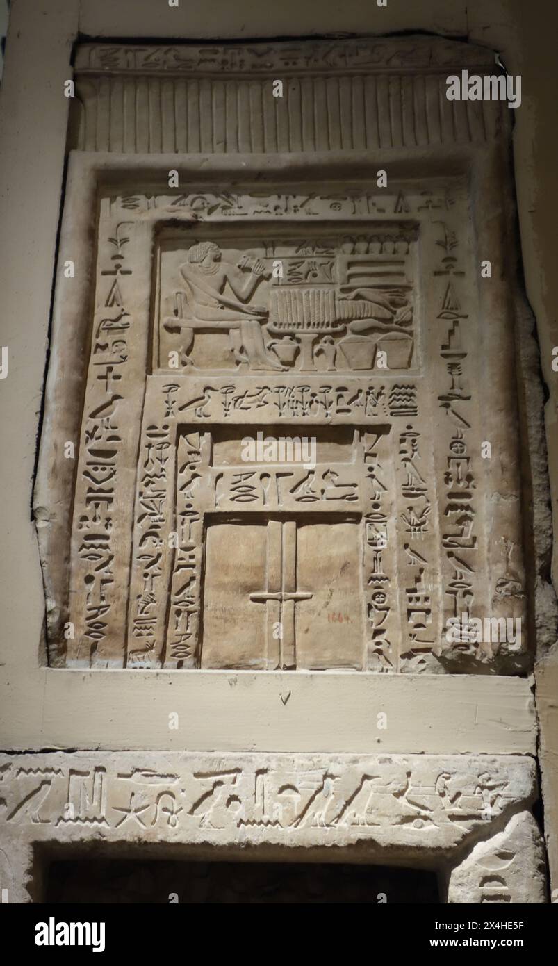 Falsche Tür von Mereri, Häuptling von Hathor, Lady von Dendera, Hüterin der Thentet-Kühe. Ägyptisches Museum. Stockfoto