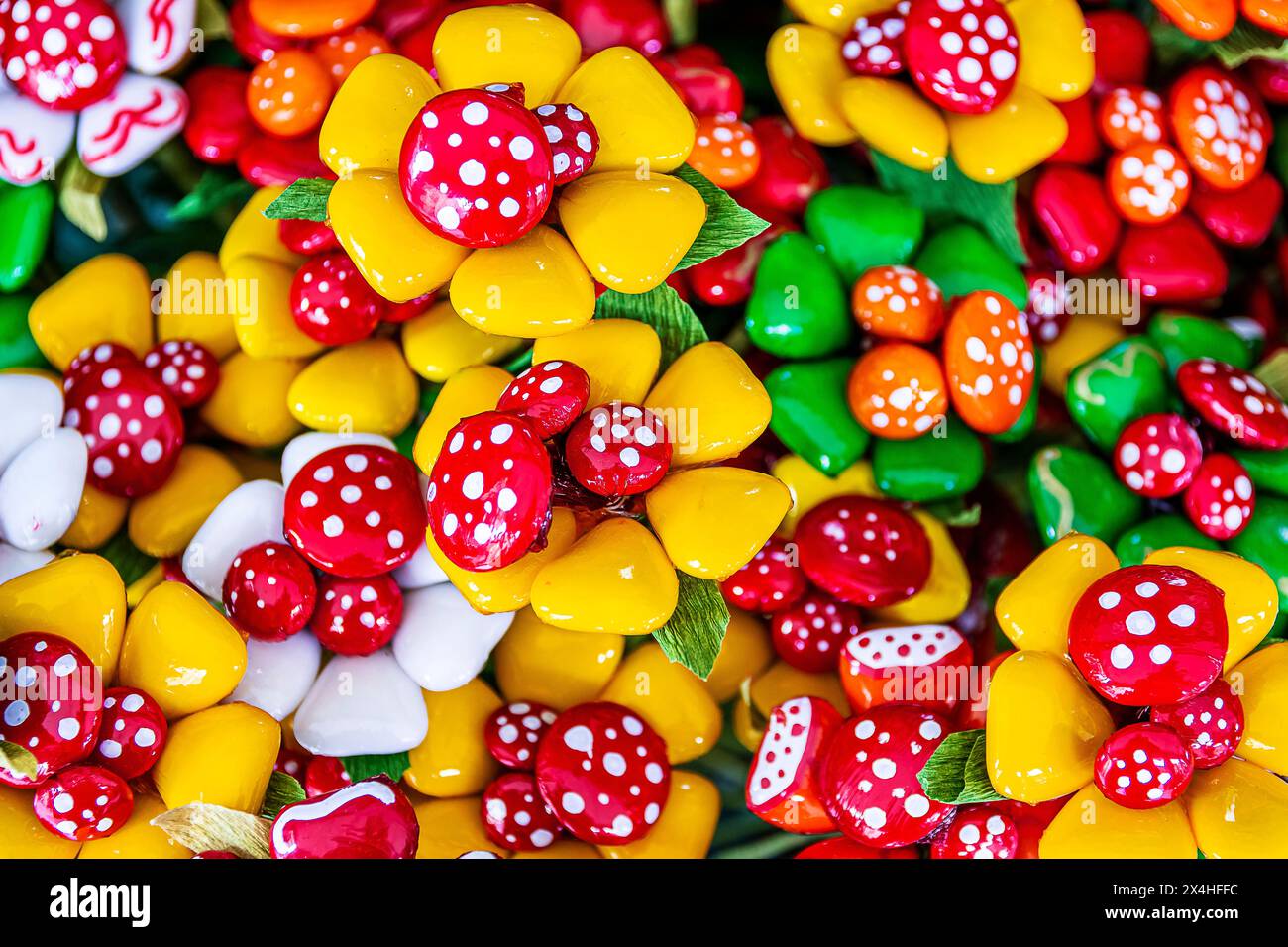 Künstlerische Reproduktionen von Blumen aus Konfetti Stockfoto