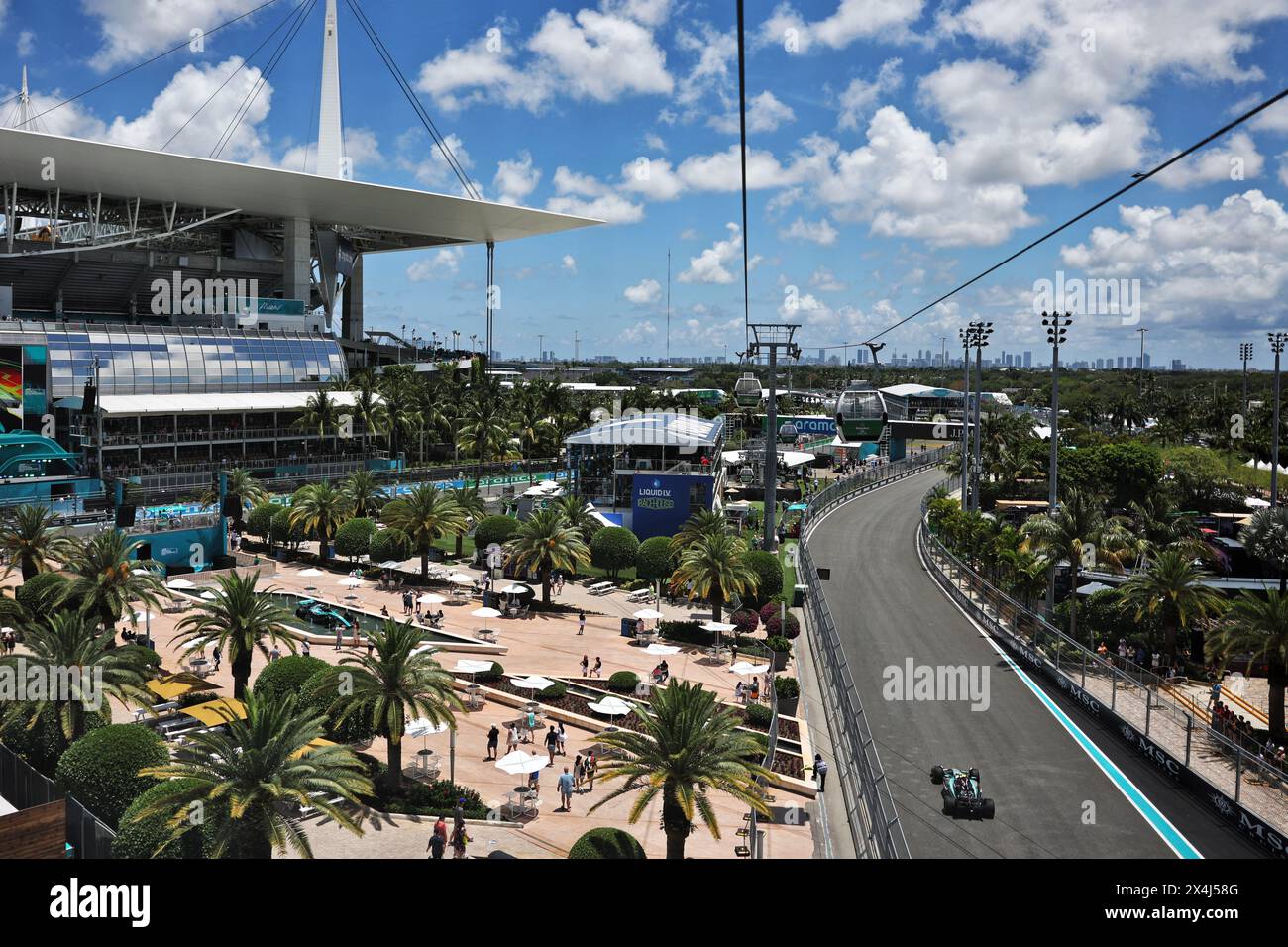 Miami, USA. Mai 2024. Lewis Hamilton (GBR) Mercedes AMG F1 W15. Formel-1-Weltmeisterschaft, Rd 6, Miami Grand Prix, Freitag, 3. Mai 2024. Miami International Autodrome, Miami, Florida, USA. Quelle: James Moy/Alamy Live News Stockfoto