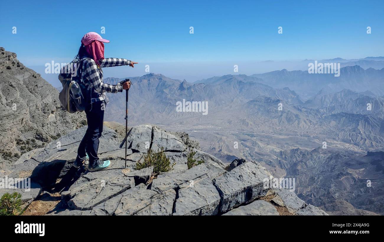 Auf dem Gipfel des Jebel Shams (2997 Meter), dem höchsten Gipfel des Oman Stockfoto