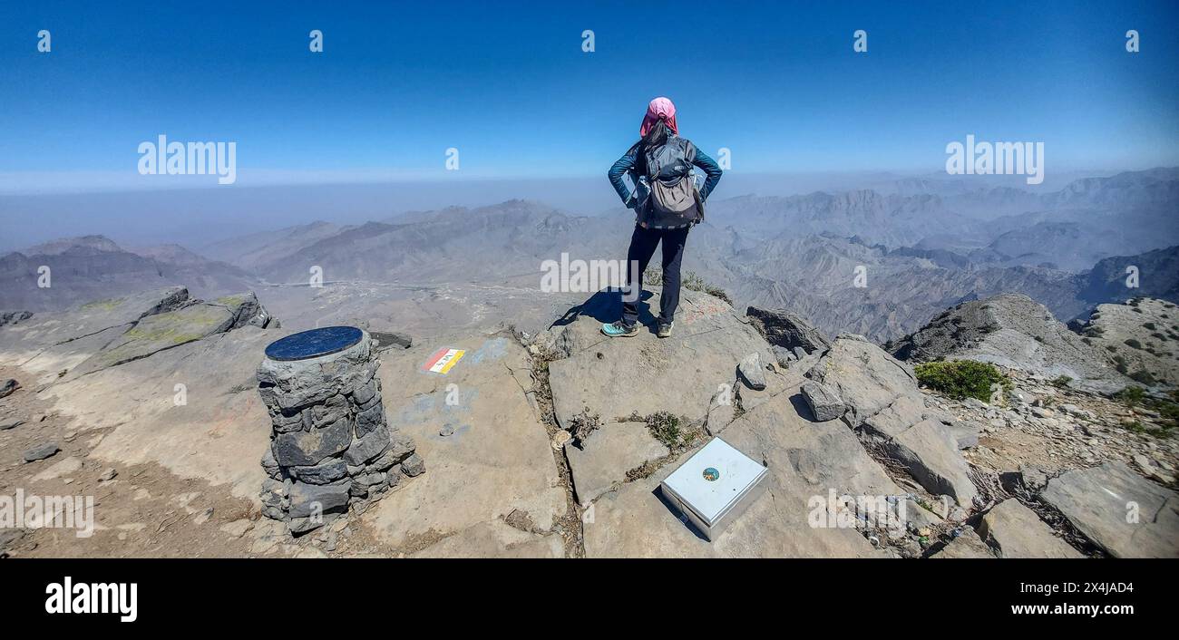 Auf dem Gipfel des Jebel Shams (2997 Meter), dem höchsten Gipfel des Oman Stockfoto