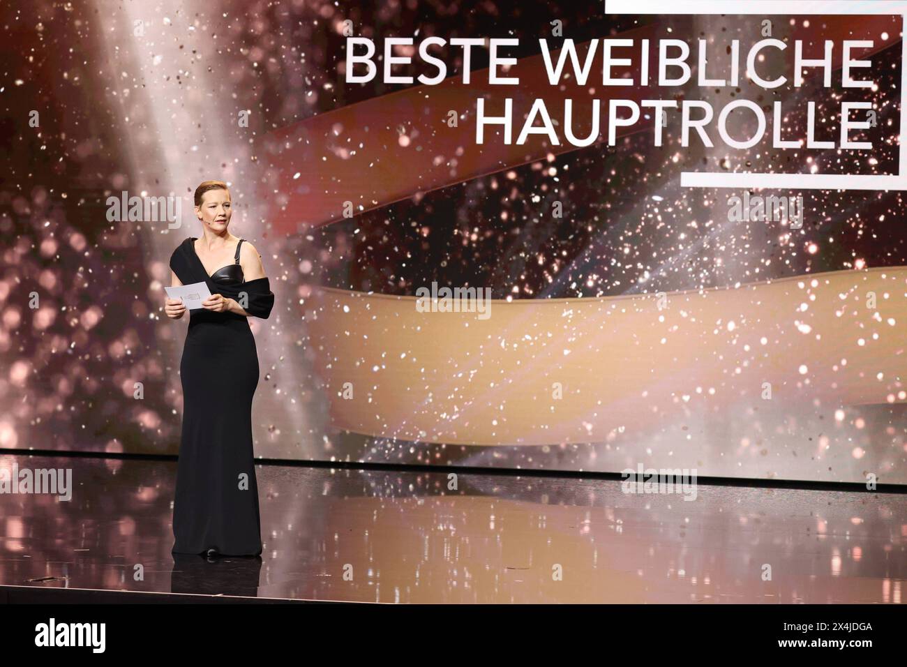 Deutscher Filmpreis 2024 Sandra H ller Bei Der Verleihung Der Lola deutscher-filmpreis-2024-sandra-h-ller-bei-der-verleihung-der-lola