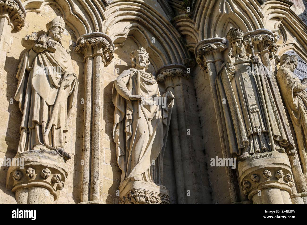 Bristol, England, 29. März 2024: Architektonische Details der Kathedrale von Salisbury, England Stockfoto