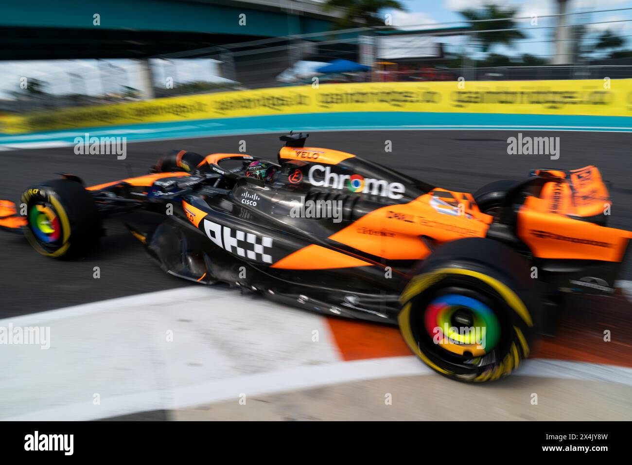 Miami Gardens, Usa. Mai 2024. Der australische Formel-1-Fahrer Oscar Piastri vom McLaren F1-Team während des Formel-1-Grand Prix von Miami im Miami International Autodrome in Miami Gardens, Florida am Freitag, den 3. Mai 2024 Foto: Greg Nash/UPI. Quelle: UPI/Alamy Live News Stockfoto