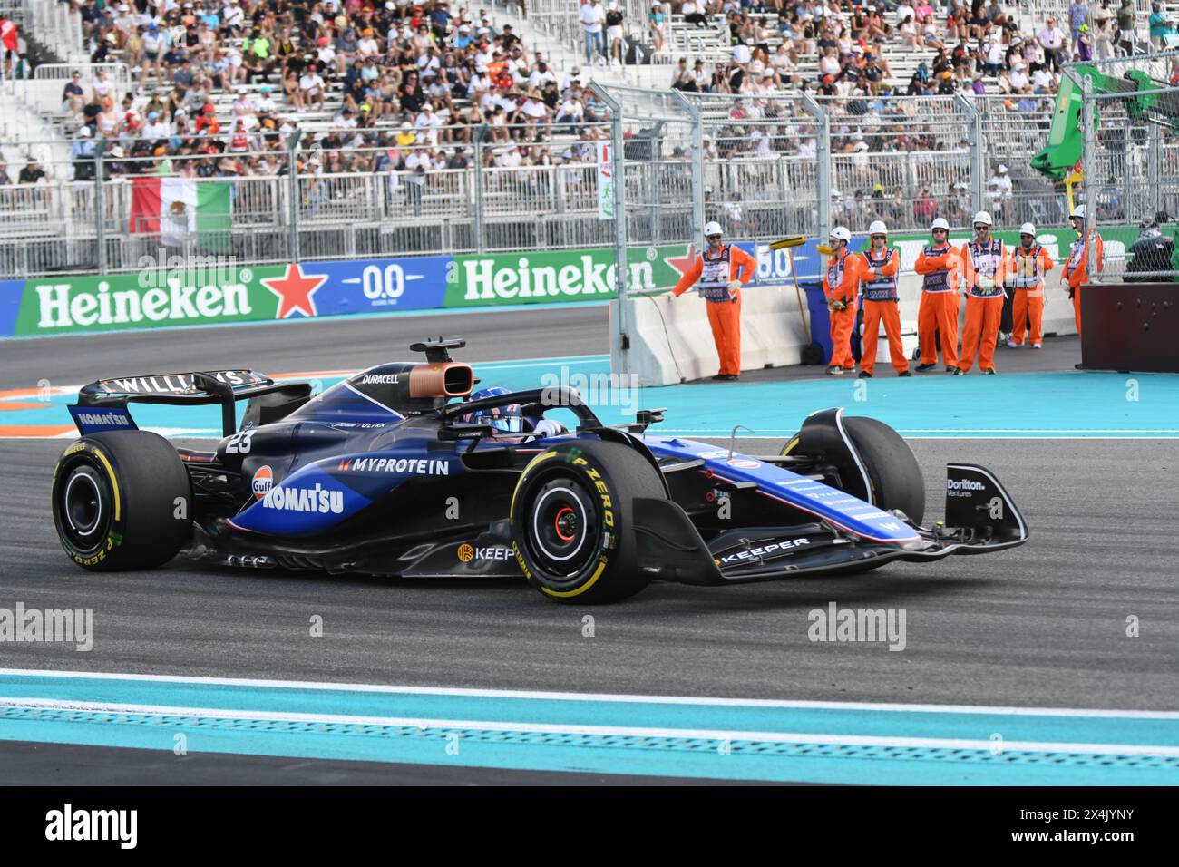 Alexander Albon aus Thailand und Fahrer des (23) Williams Racing Mercedes auf der Strecke während des Qualifyings im Sprint beim F1 Grand Prix von Miami im Miami International Autodrome am 3. Mai 2024 in Miami, Florida. (Foto: JC Ruiz/SIPA USA) Credit: SIPA USA/Alamy Live News Stockfoto