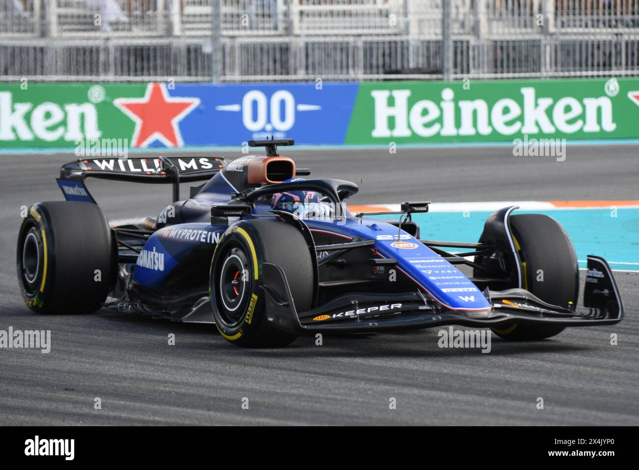 Alexander Albon aus Thailand und Fahrer des (23) Williams Racing Mercedes auf der Strecke während des Qualifyings im Sprint beim F1 Grand Prix von Miami im Miami International Autodrome am 3. Mai 2024 in Miami, Florida. (Foto: JC Ruiz/SIPA USA) Credit: SIPA USA/Alamy Live News Stockfoto