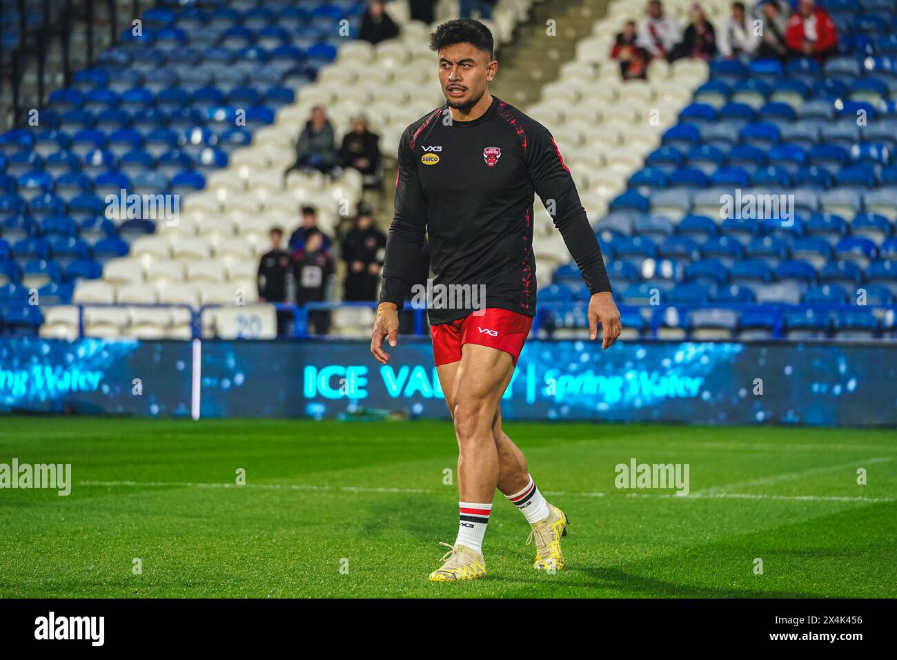 Huddersfield, Yorkshire, Großbritannien. Mai 2024. Super League Rugby: Huddersfield Giants gegen Salford Red Devils im John Smith’s Stadium. TIM LAFAI vor dem Spiel warm Up. James Giblin/Alamy Live News. Stockfoto