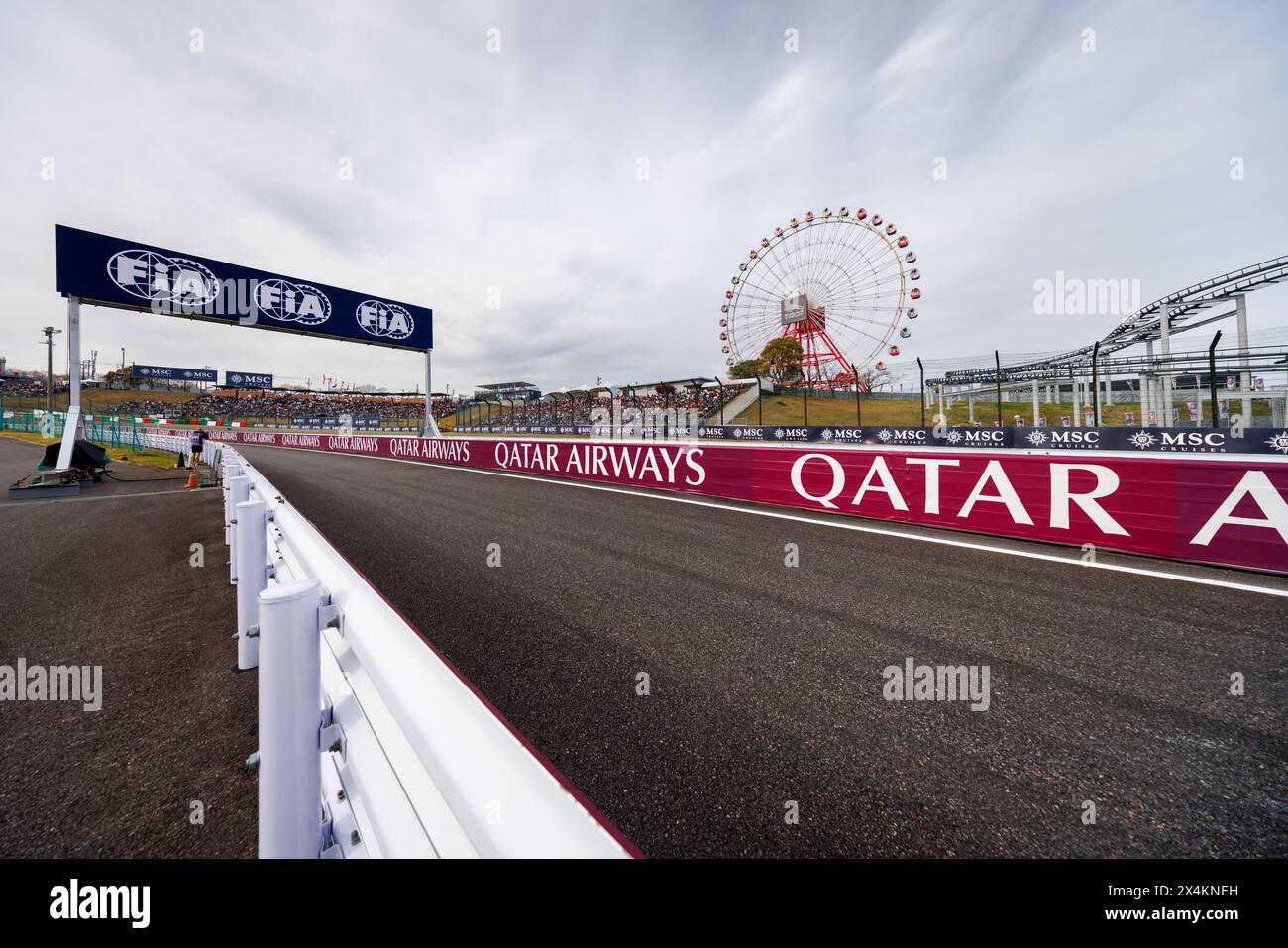 Suzuka Circuit, 6. April 2024: Ein allgemeiner Blick auf den Boxeneingang mit dem Riesenrad während des Formel-1-Grand Prix von Japan 2024. Stockfoto