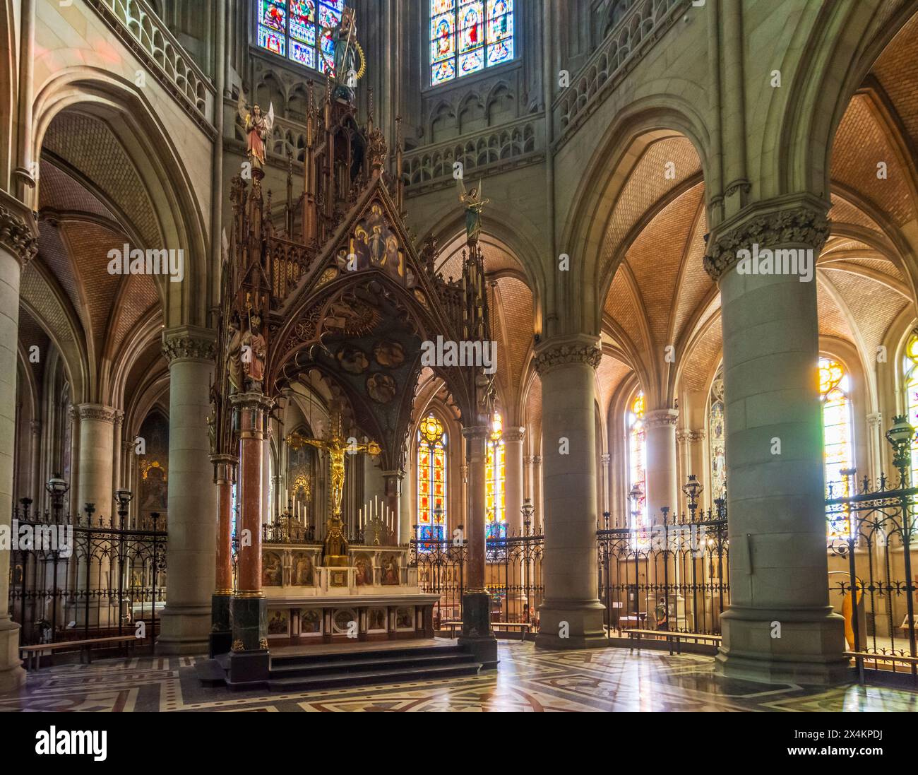 Linz: Neuer Dom, Kirchenschiff in Donau, Oberösterreich, Oberösterreich, Österreich Stockfoto