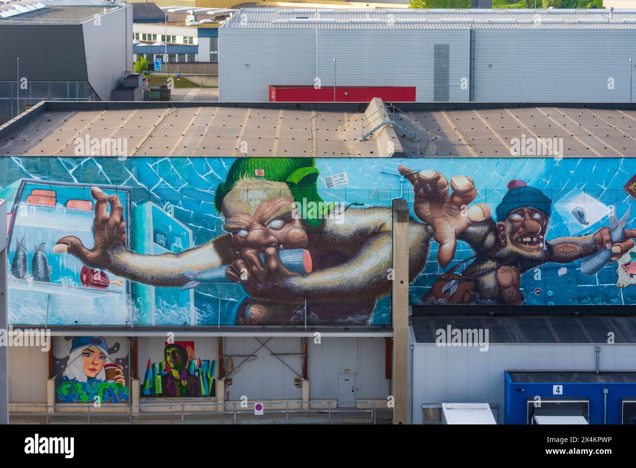 Linz: hafengebäude, Wandgemälde in Donau, Oberösterreich, Oberösterreich, Österreich Stockfoto